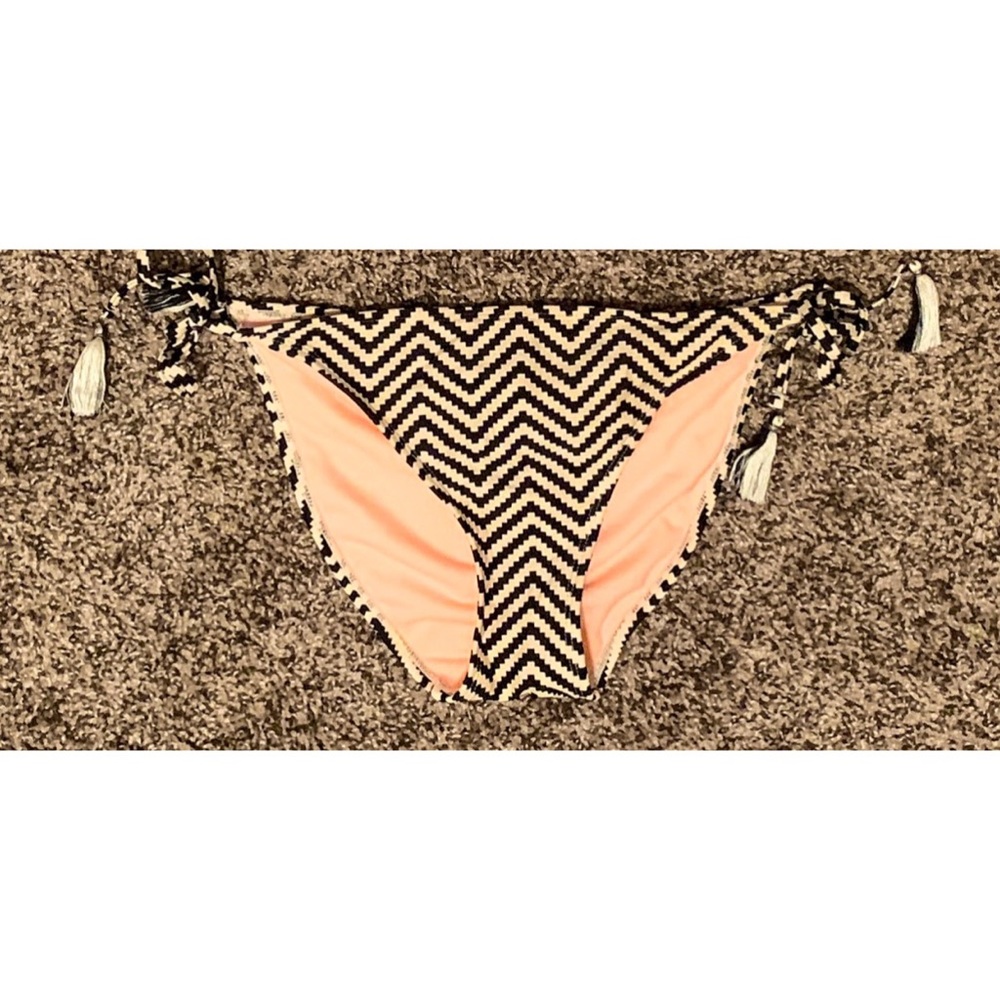 XHILARATION CHEVRON BIKINI BOTTOMS